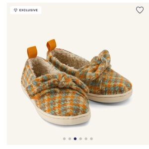Tom’s Toddler Houndstooth Shoe